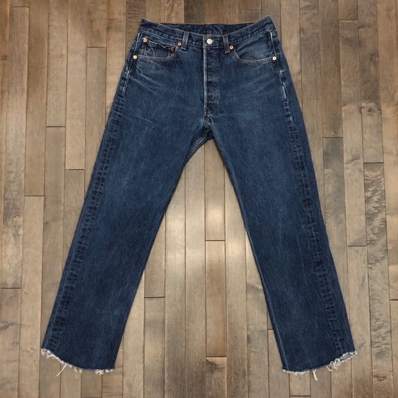 Vintage Levi’s 501 Curved Hem Cropped Jeans!!! - Picture 2 of 8